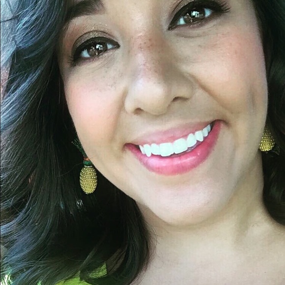 Meet your Posher, Vicki - Picture 1 of 1